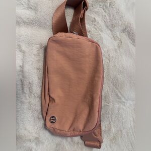 Lululemon Everywhere Bag - 1L